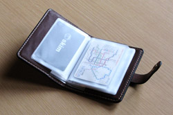 �J�[�h�z���_�[�@��